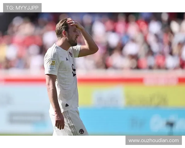 拜仁官方称凯恩因病今日缺训