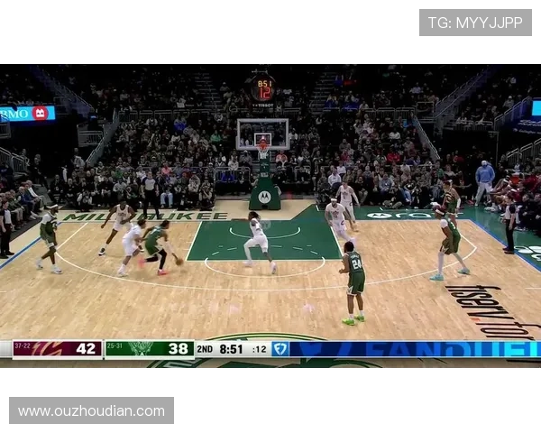 [NBA]小波特持球突破 面对防守强起暴扣.